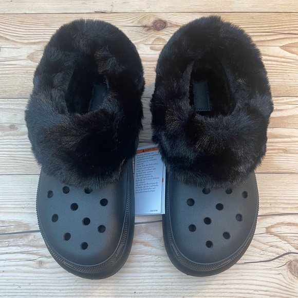 Crocs Furever Crush Fur Lined - Picture 3 of 16